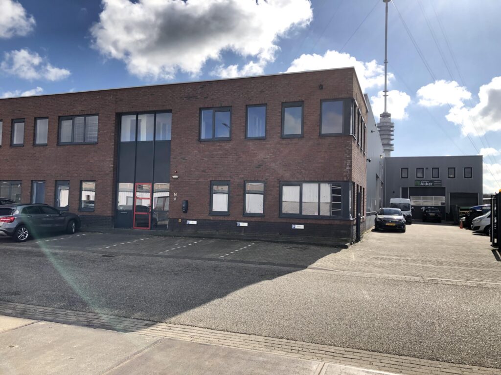 Middenweg 14 – Hoofdfoto