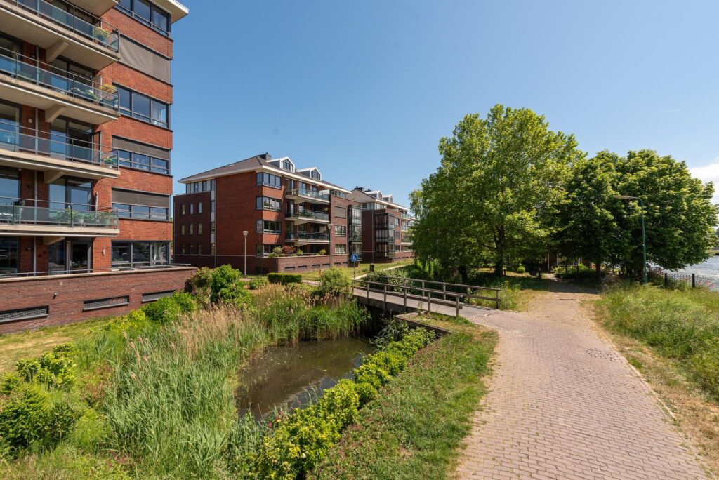 Burgemeester Van den Helmlaan 85 – Foto 25